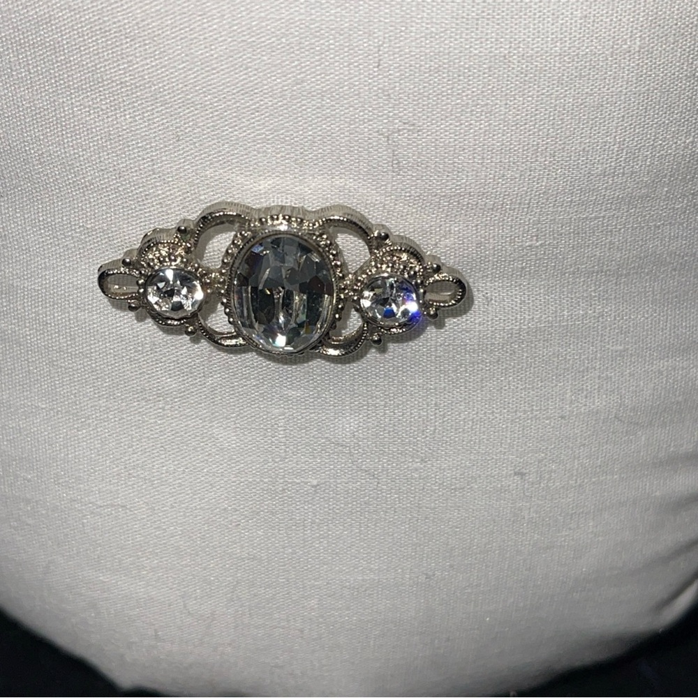 Vintage Style White Fabric Pumpkin Eyelet Lace Rhinestone Brooch Decor White - Picture 6 of 9